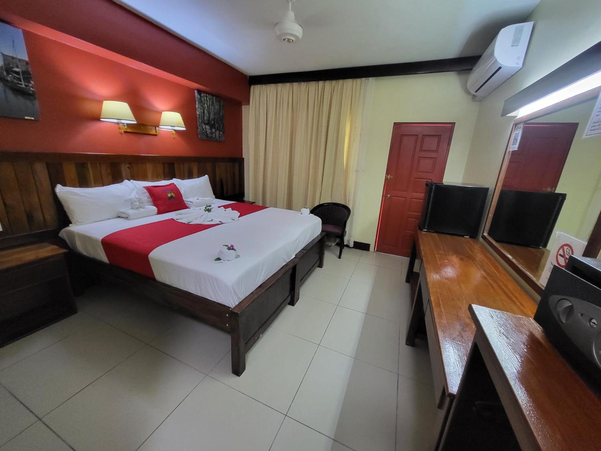 Caye Caulker Plaza Hotel Zewnętrze zdjęcie